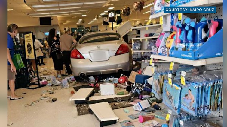 A car in a Foodland market in Mililani, HI photo courtesy Kaipo Cruz via KHON2