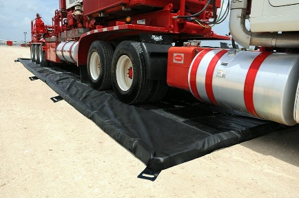 Vehicle equipment containment berms