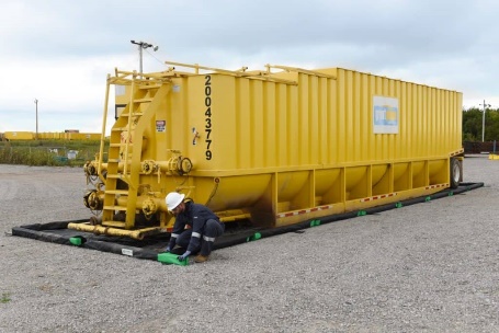 Vehicle equipment containment berms